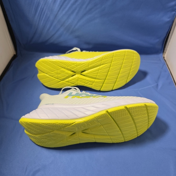 HOKA Sneakers Or Hoka Rubber Shoes - Picture 6 of 10